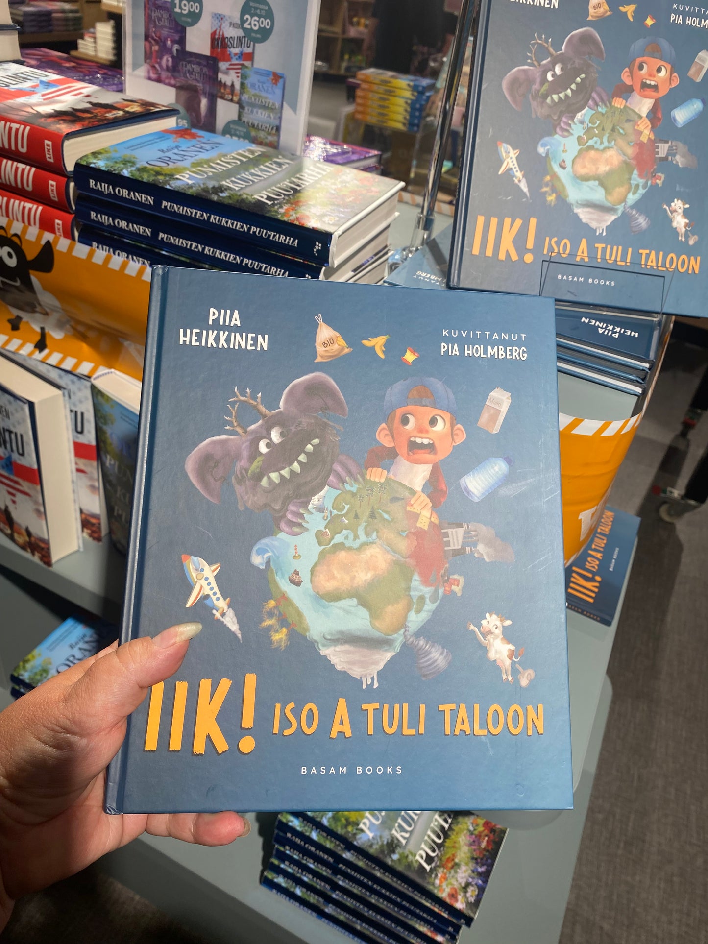 IIK Iso A tuli taloon -kirja